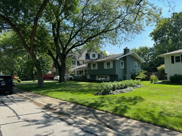 Photo 1 of 24 of 916 Lilac Lane condo