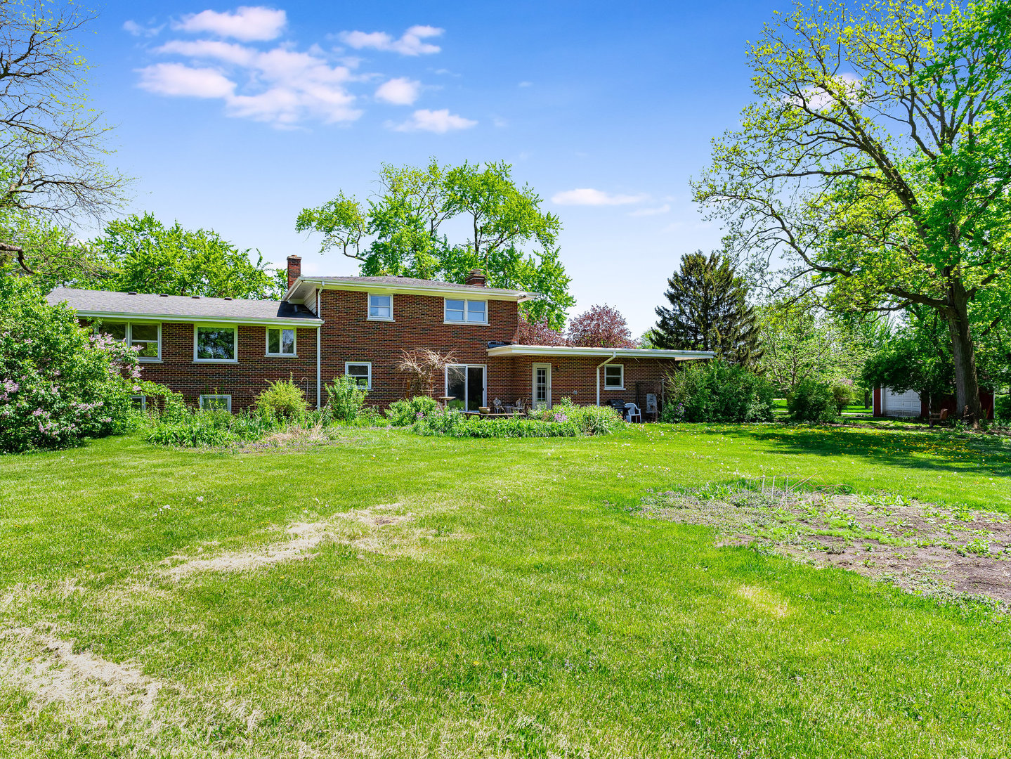 Photo 6 of 17 of 8S210 Wehrli Road house