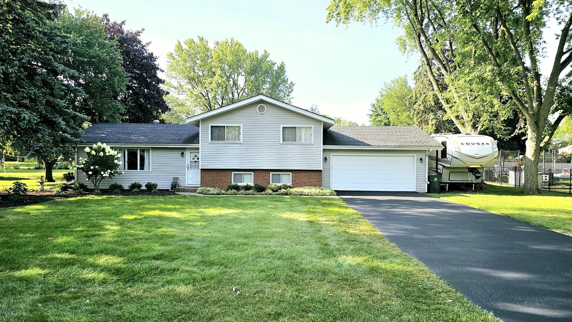 Photo 3 of 55 of 28W165 87th Street house