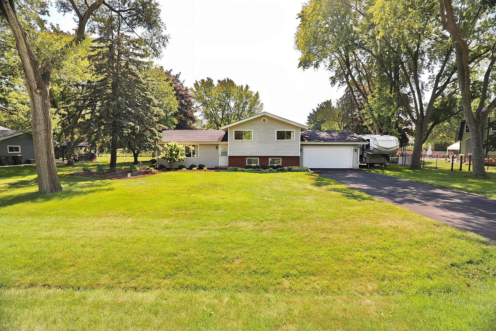 Photo 5 of 55 of 28W165 87th Street house