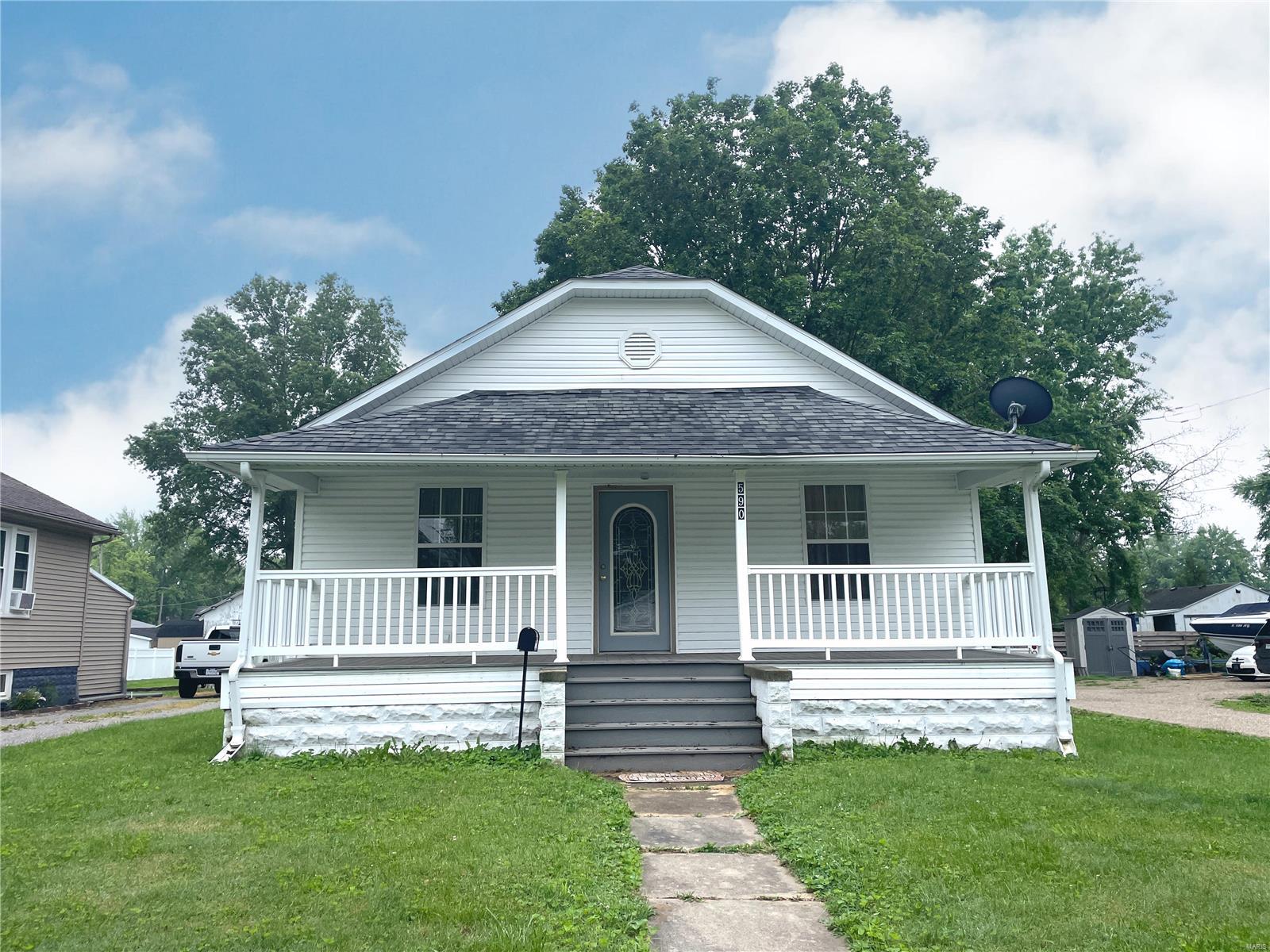 Photo 1 of 14 of 590 W Chester Street house