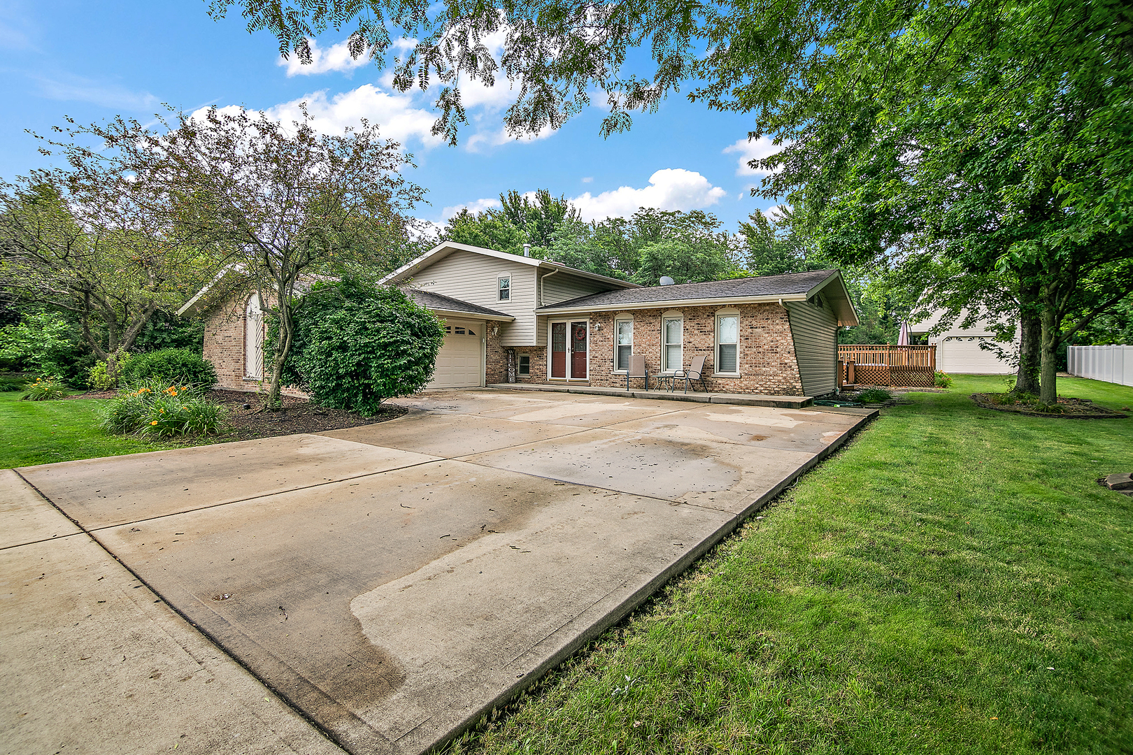 Photo 1 of 40 of 1906 Illini Drive house