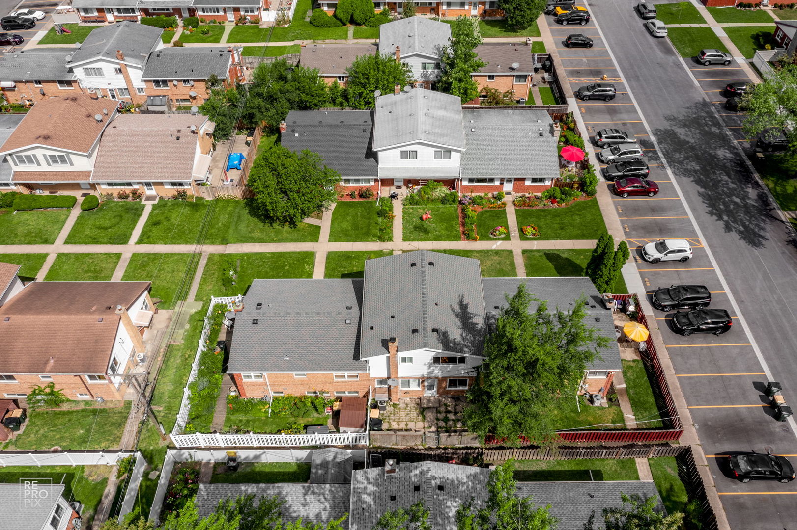 Photo 3 of 17 of 9008 N CLIFTON Avenue townhome