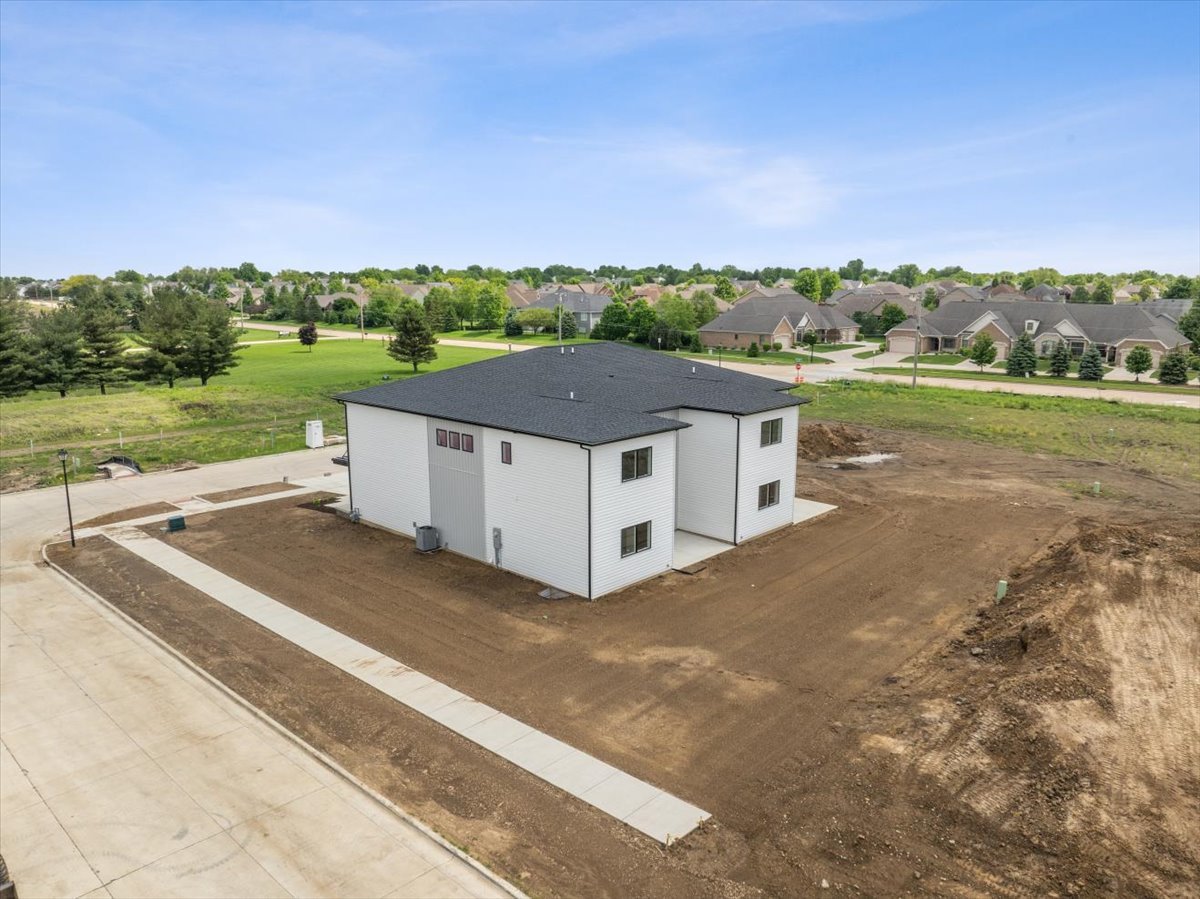 Photo 57 of 64 of 385 Larkspur Lane townhome