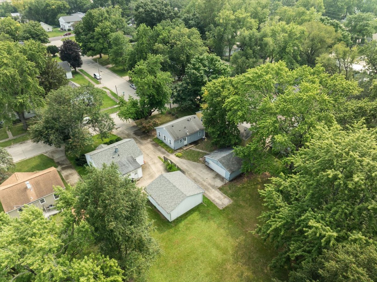 Photo 4 of 20 of 908 Kern Street house