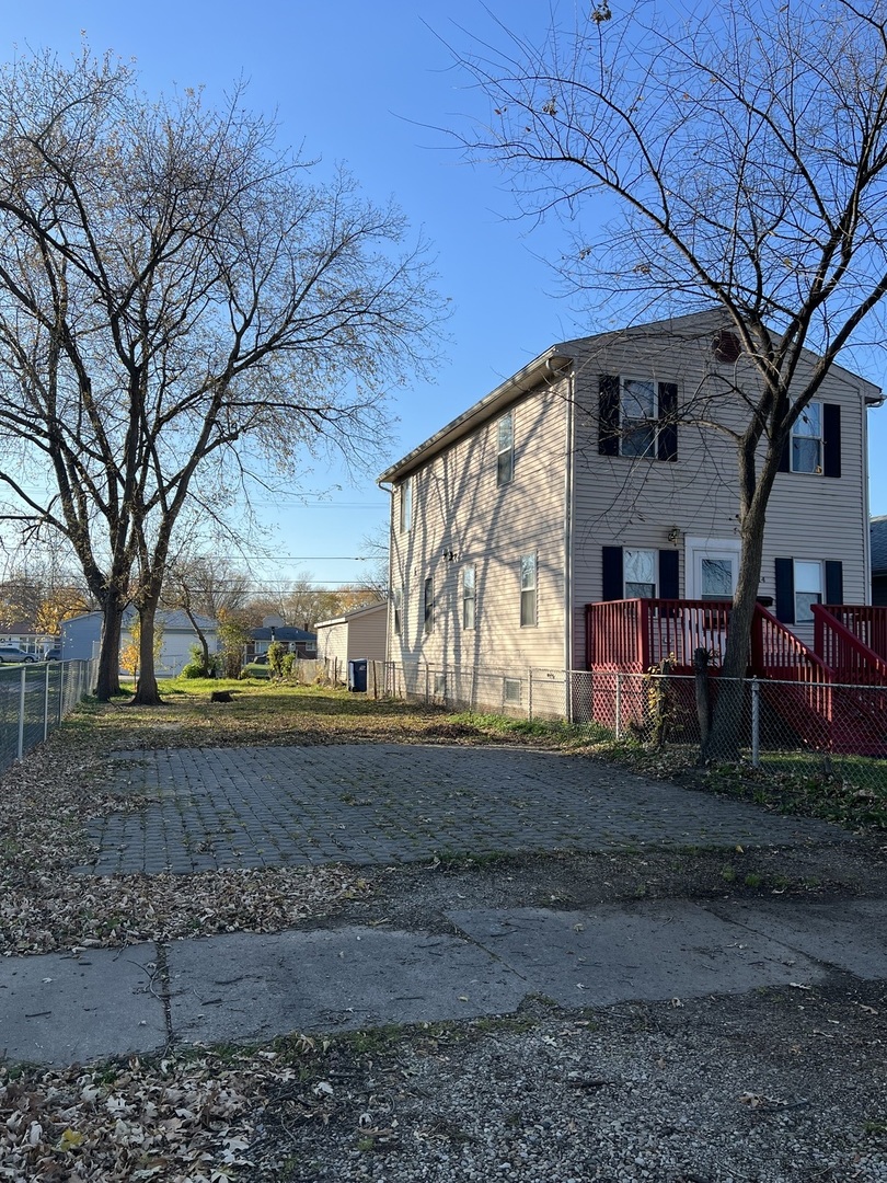 Photo 2 of 32 of 1714 Greenfield Avenue house