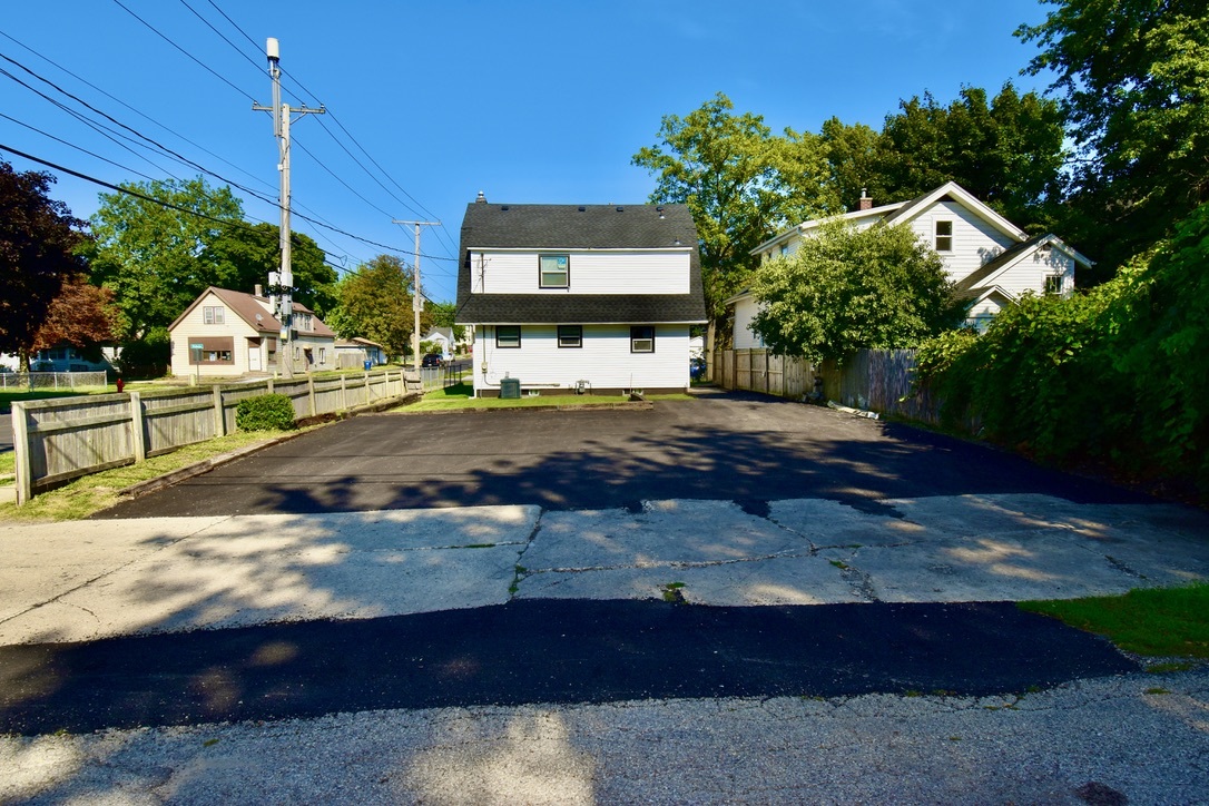 Photo 18 of 20 of 1602 Victoria Avenue house