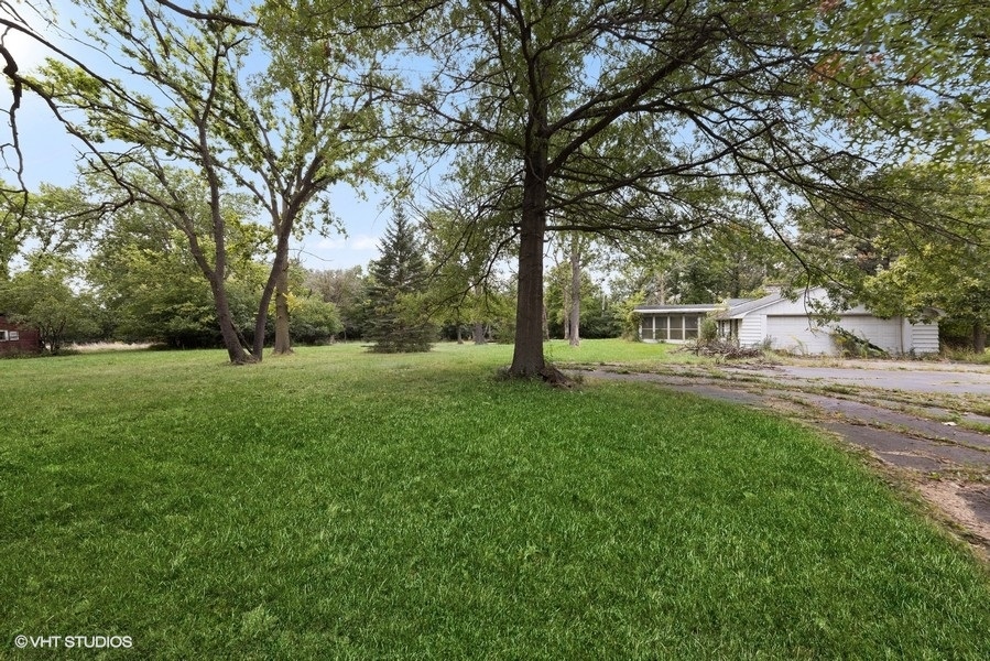 Photo 14 of 17 of 115 Oak Brook Road house