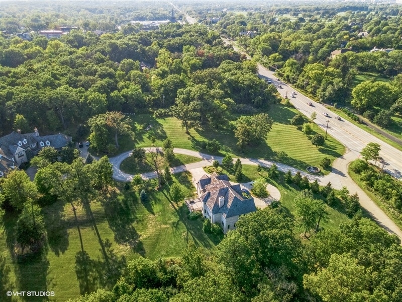 Photo 8 of 17 of 115 Oak Brook Road house