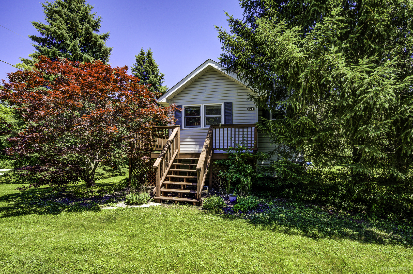 Photo 2 of 31 of 15201 Leclaire Avenue house