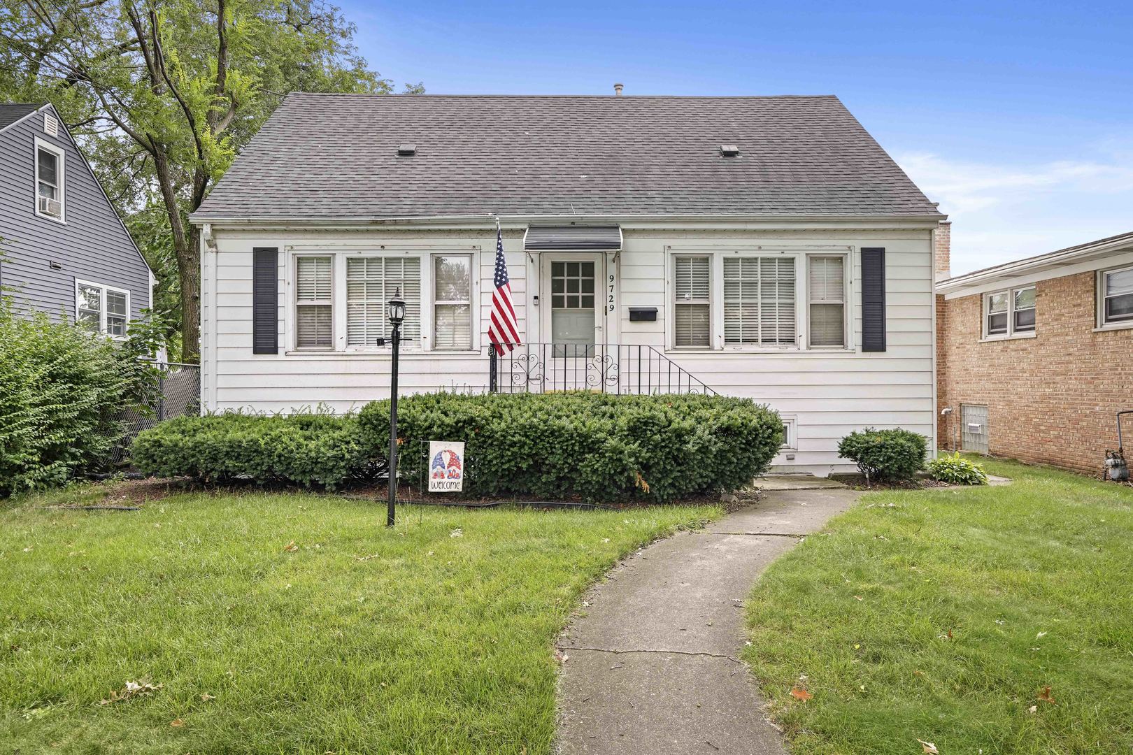 Photo 1 of 25 of 9729 S Warren Avenue house