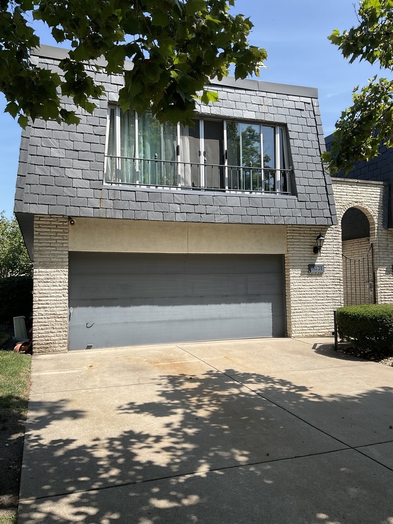 Photo 1 of 29 of 9831 S Karlov Avenue townhome