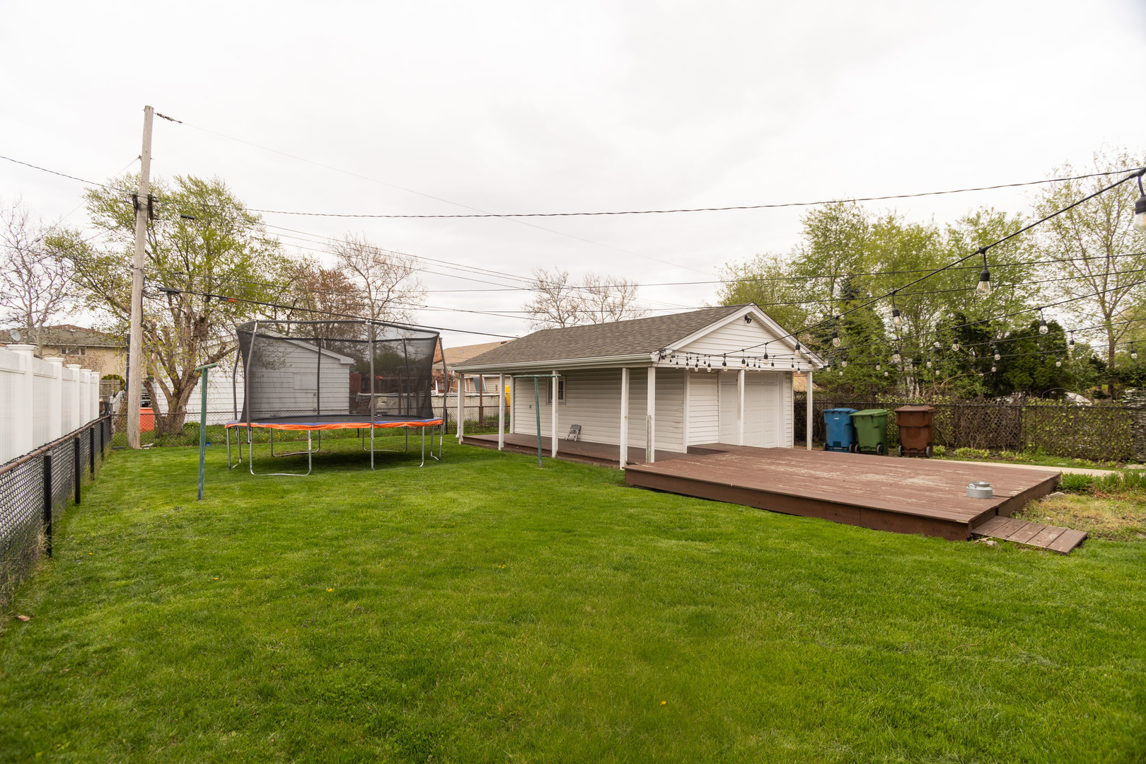 Photo 20 of 28 of 8705 Sproat Avenue house