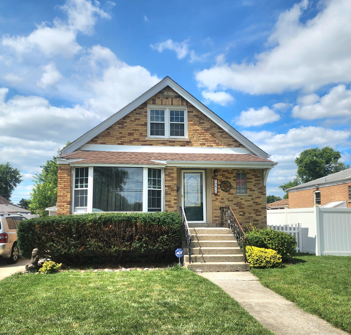 Photo 1 of 10 of 10820 S Kostner Avenue house