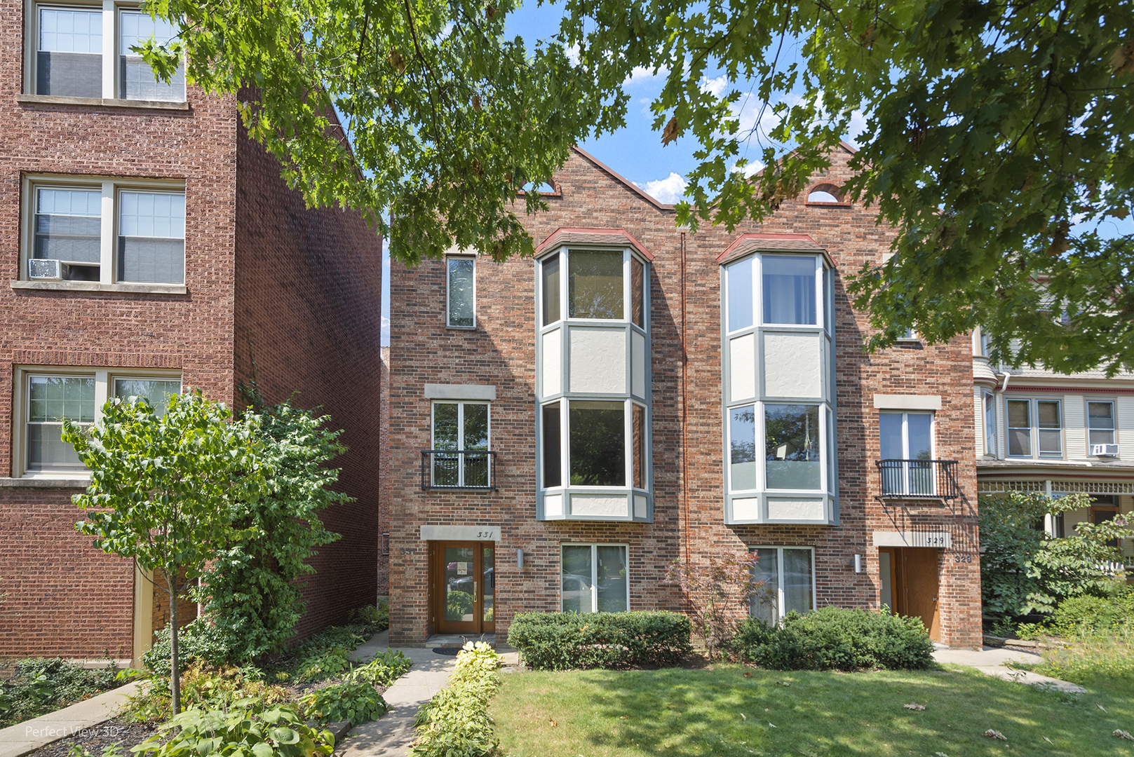 Photo 1 of 23 of 331 S Grove Avenue townhome