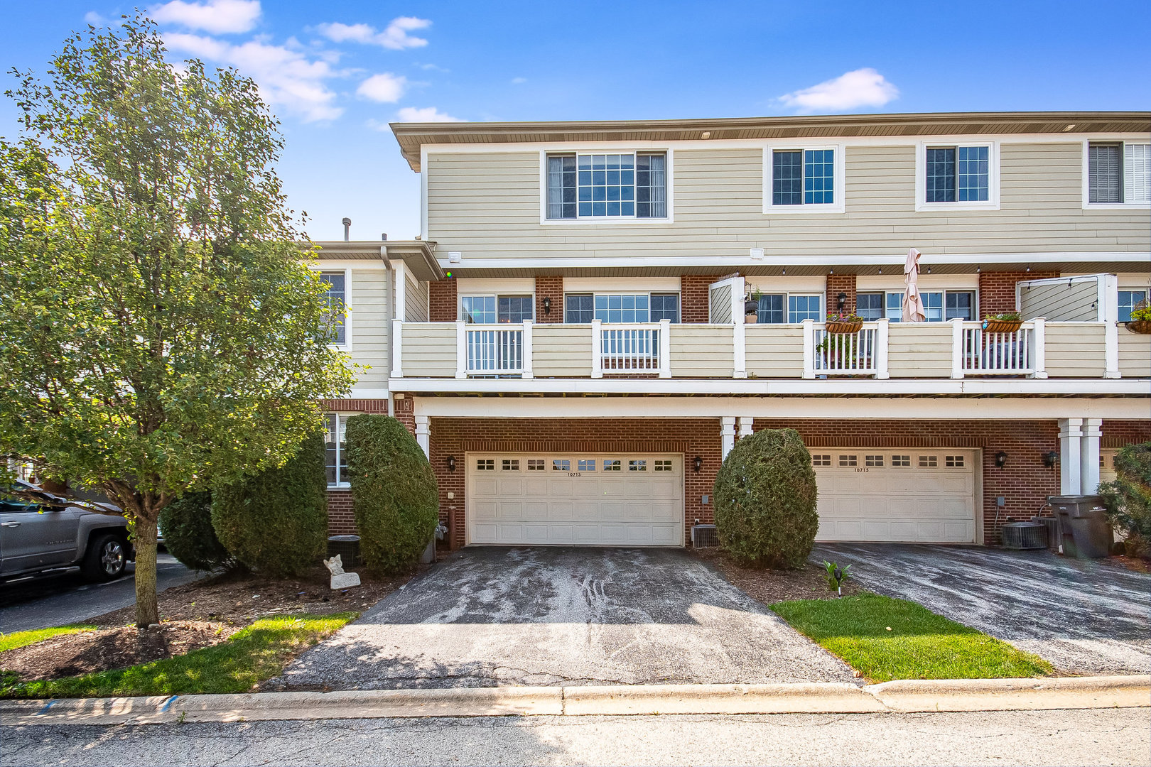 Photo 2 of 15 of 10713 GABRIELLE Lane townhome