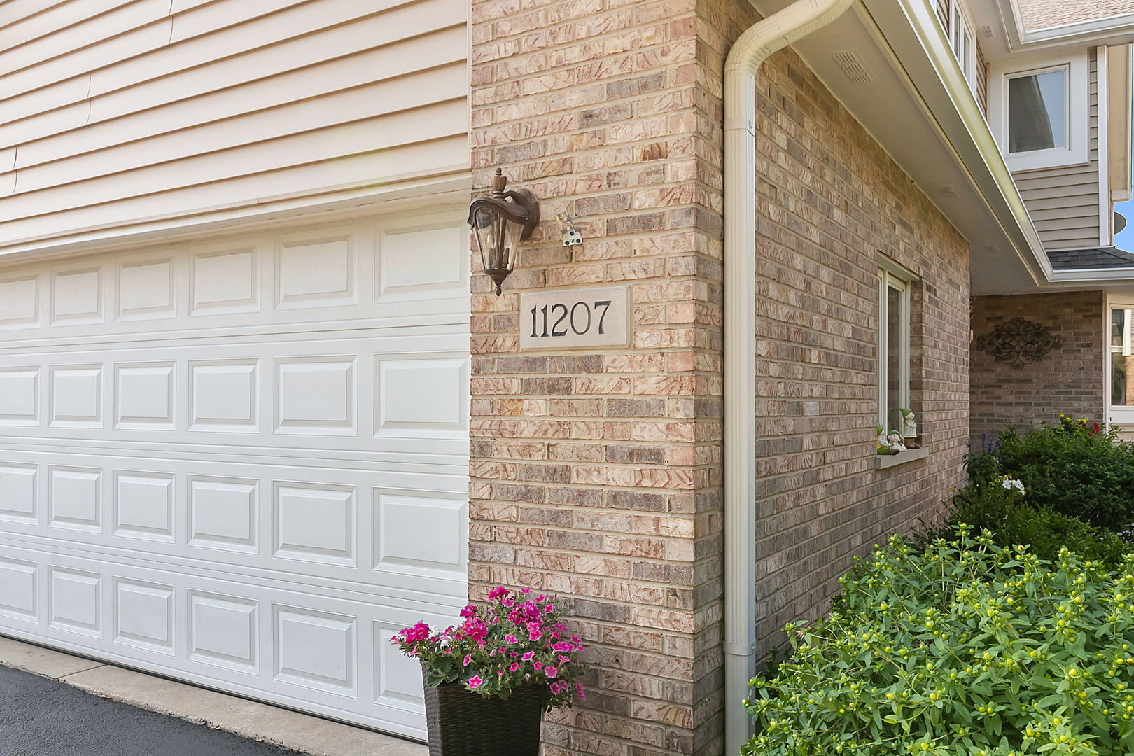 Photo 2 of 20 of 11207 Marley Brook Court townhome