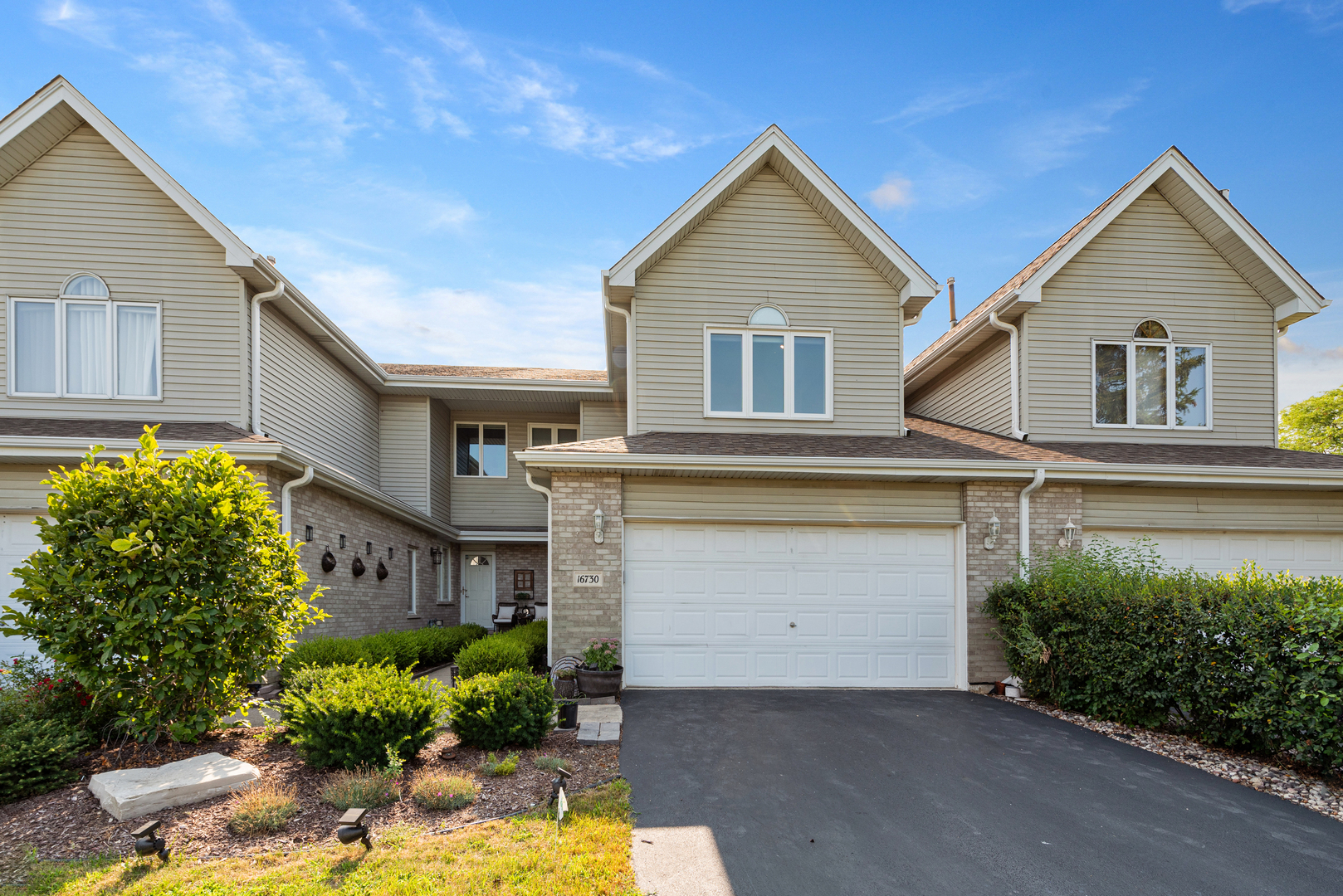 Photo 1 of 25 of 16730 Summercrest Avenue townhome