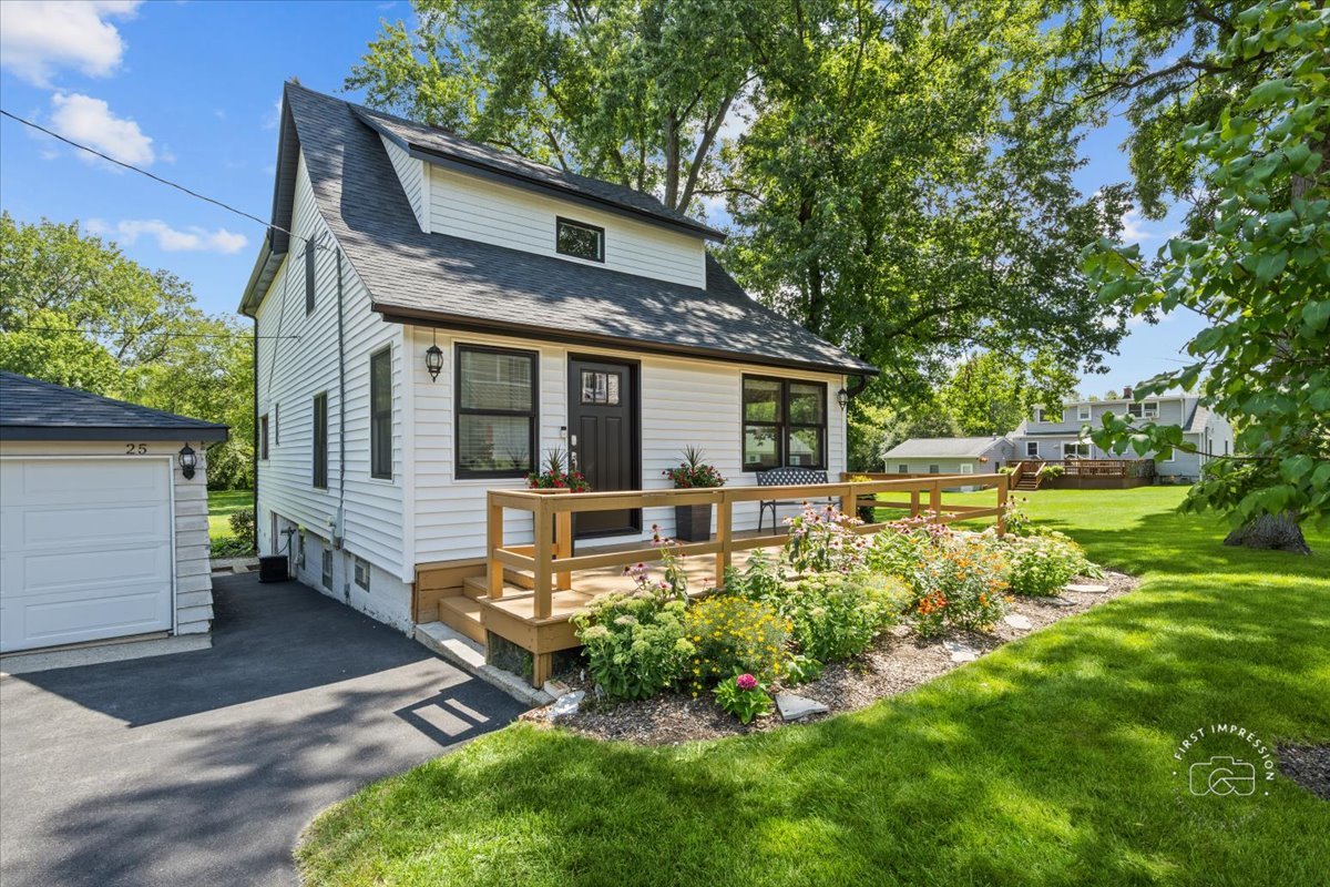 Photo 2 of 33 of 25 N Clyde Avenue house