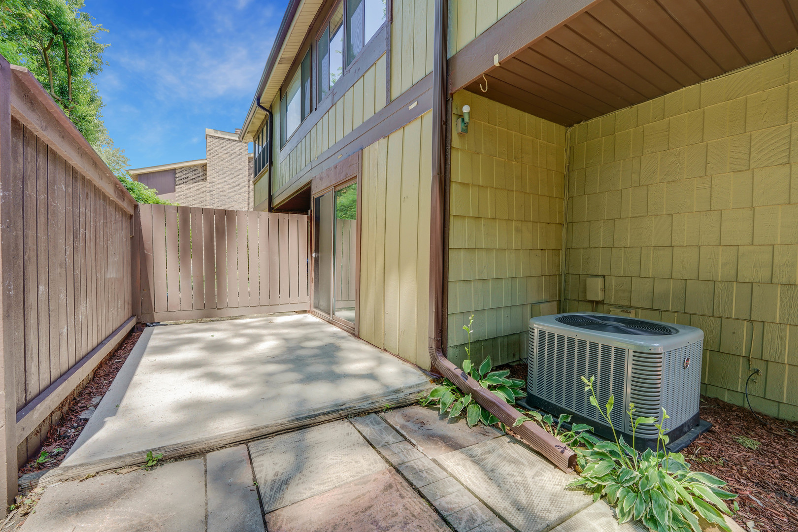 Photo 3 of 27 of 5 W Millstone Court A townhome