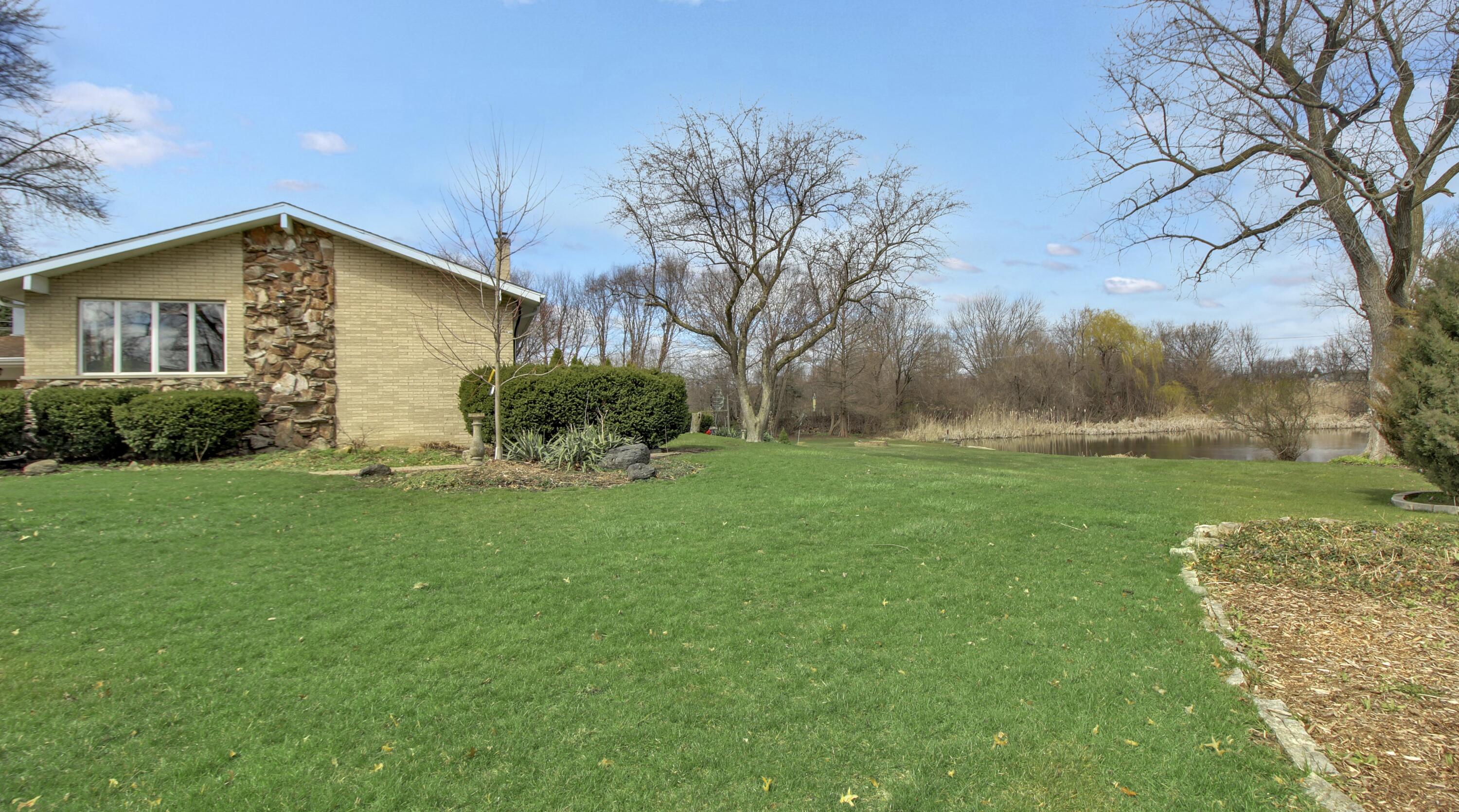 Photo 3 of 23 of 13300 S Stephen Drive house