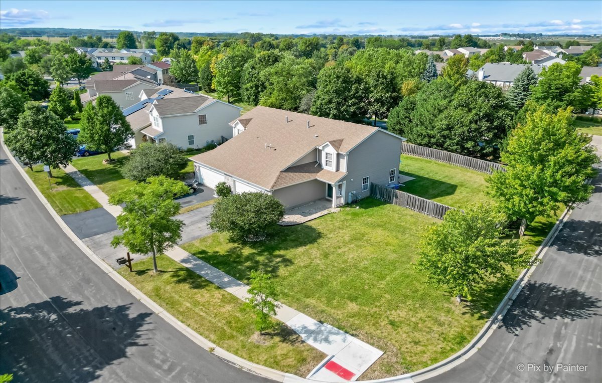 Photo 3 of 24 of 1301 Cape Cod Lane townhome