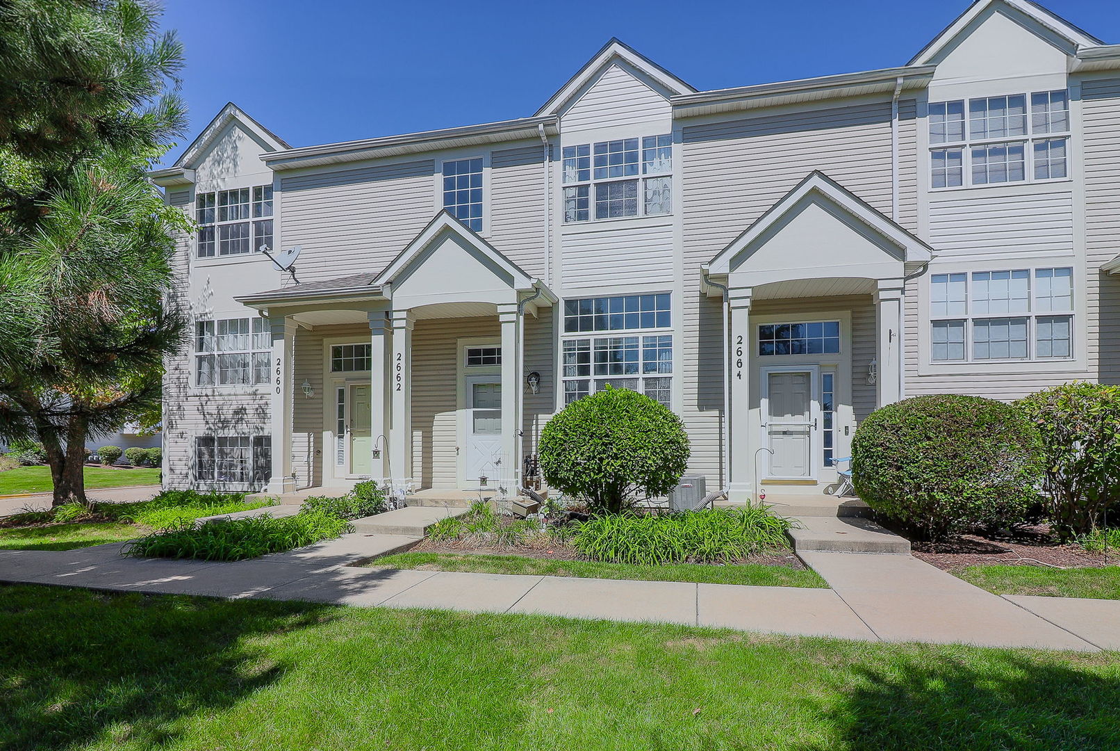 Photo 1 of 17 of 2662 Canyon Drive townhome