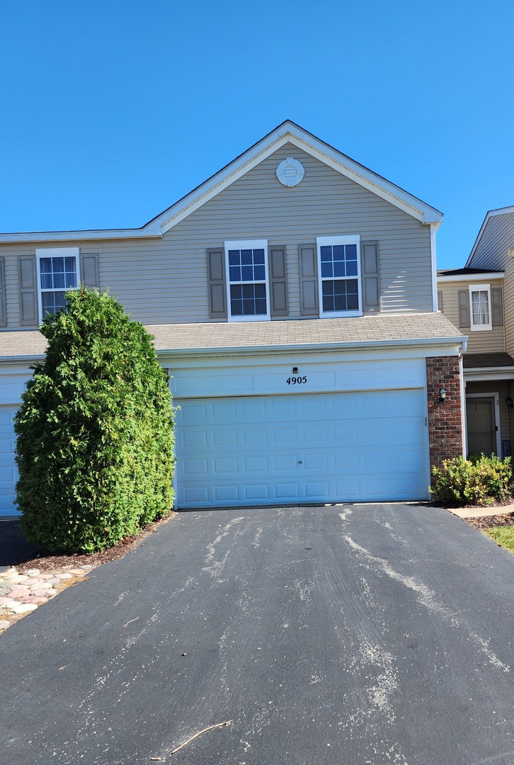 Photo 1 of 13 of 4905 Courtland Circle townhome