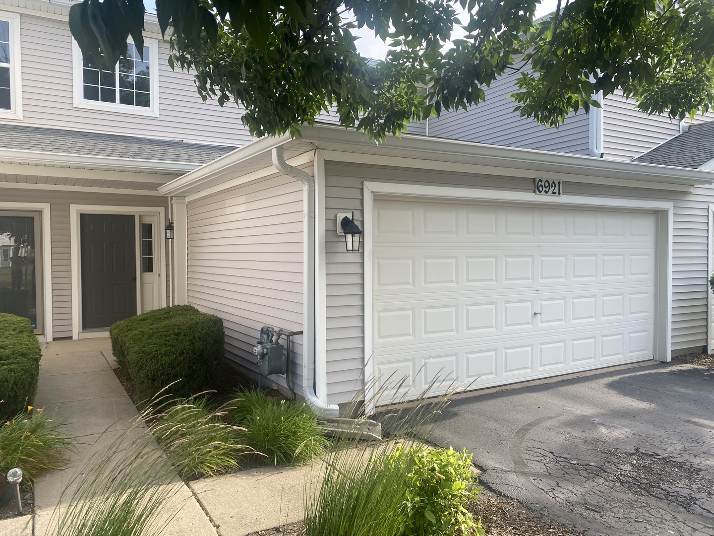 Photo 1 of 16 of 6921 Clearwater Drive townhome