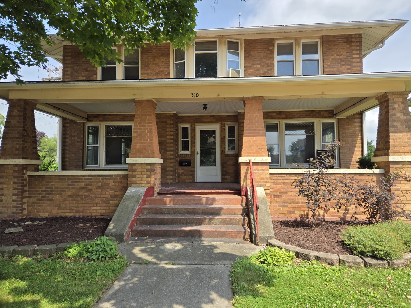 Photo 1 of 23 of 310 N Division Avenue house