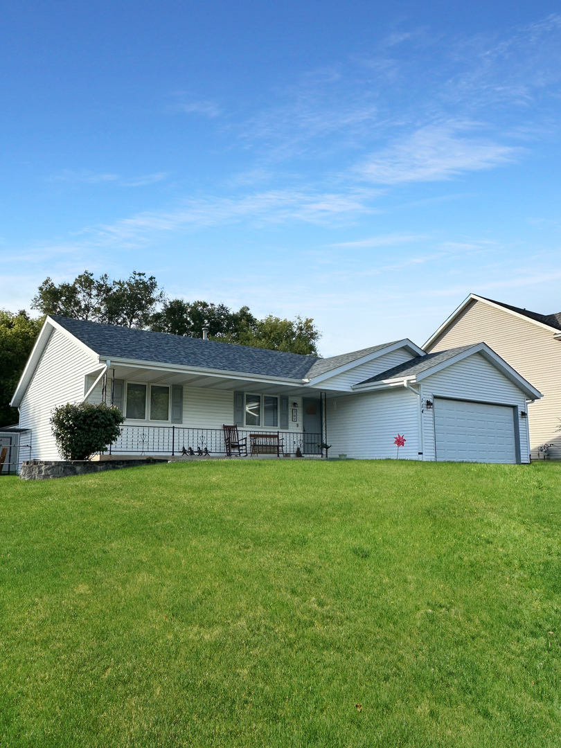 Photo 2 of 17 of 114 Staffordshire Drive house