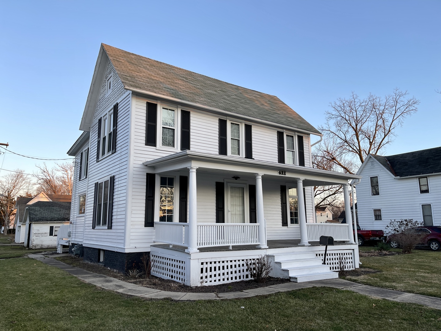 Photo 1 of 26 of 621 N Chestnut Street house