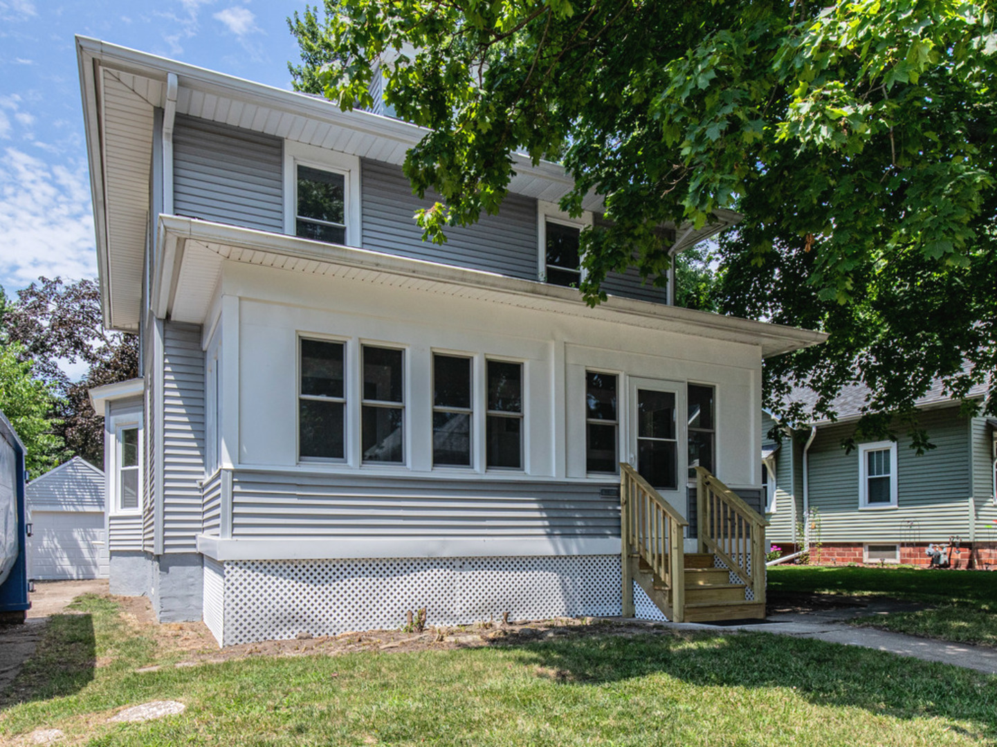 Photo 1 of 23 of 428 S Chestnut Street house