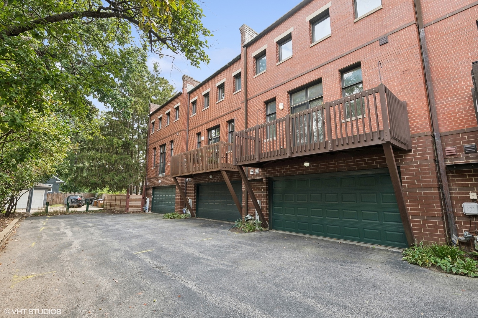 Photo 19 of 26 of 19 Gale Avenue townhome