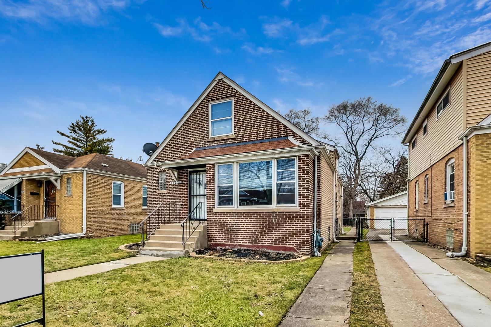 Photo 3 of 43 of 14220 S Wabash Avenue house