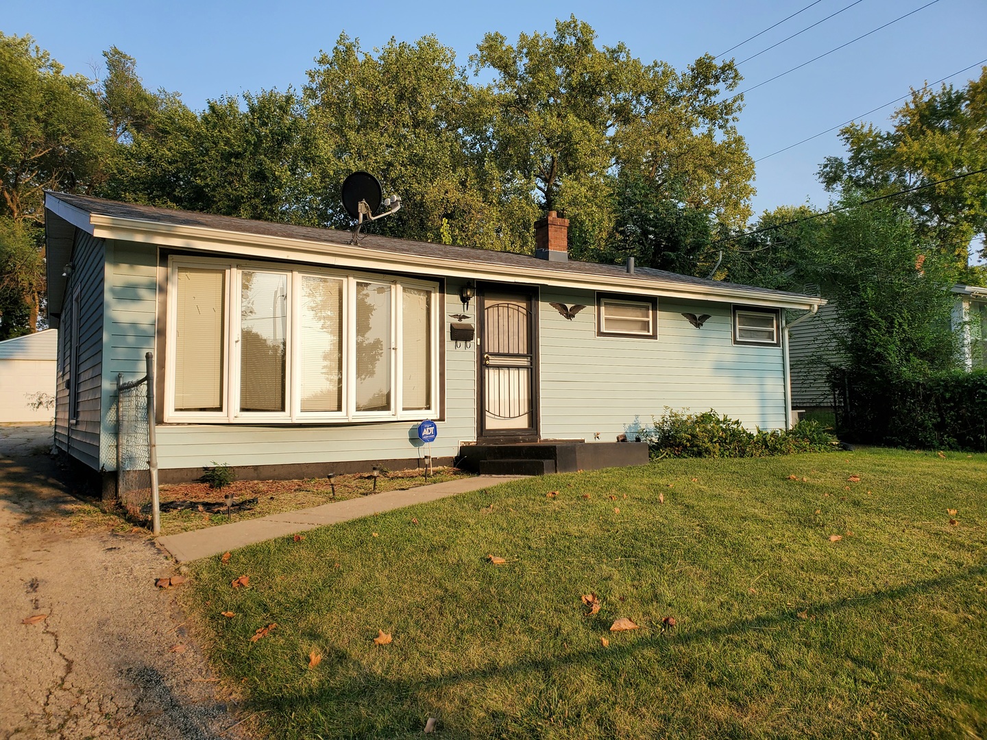 Photo 2 of 10 of 1012 S Johnston Avenue house