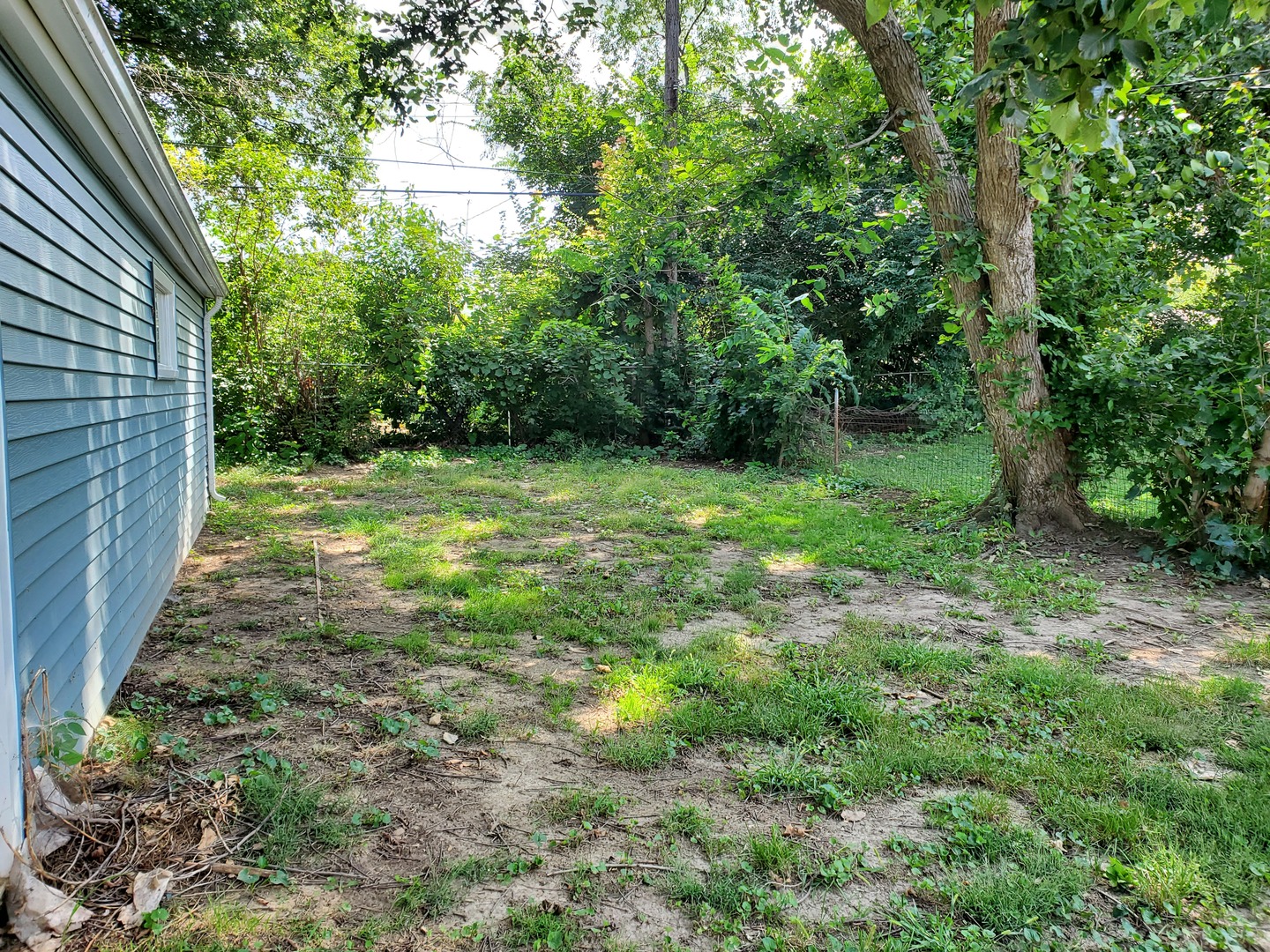 Photo 9 of 10 of 1012 S Johnston Avenue house