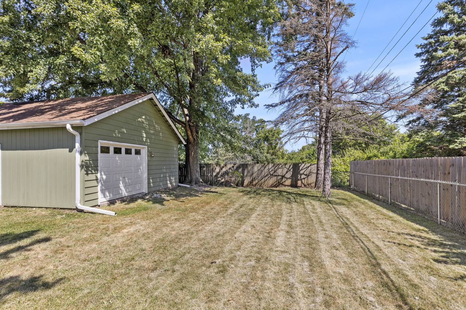 Photo 16 of 17 of 3230 DARTMOUTH Drive house