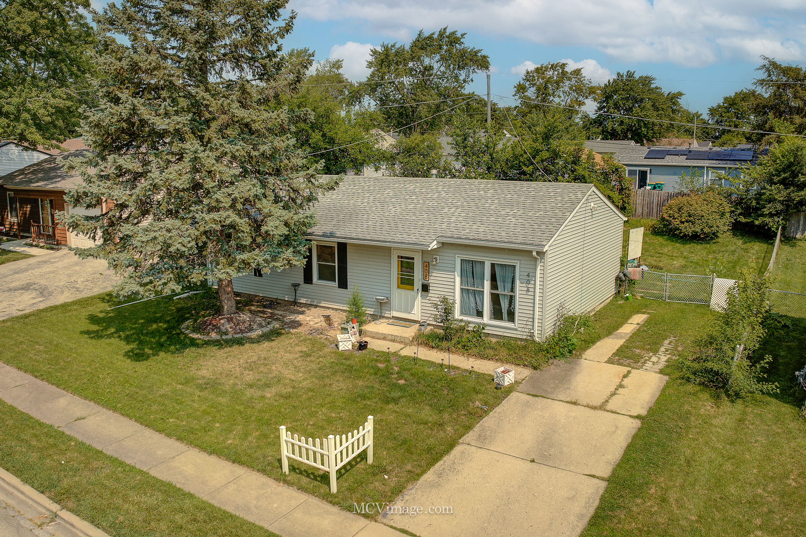 Photo 2 of 7 of 408 Hamrick Avenue house