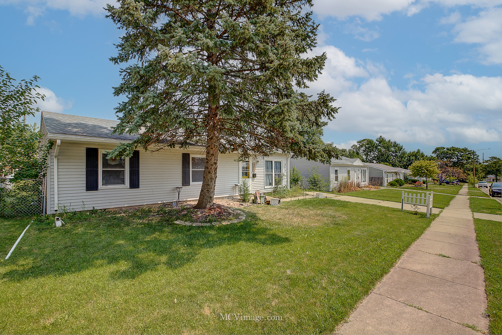 Photo 3 of 7 of 408 Hamrick Avenue house