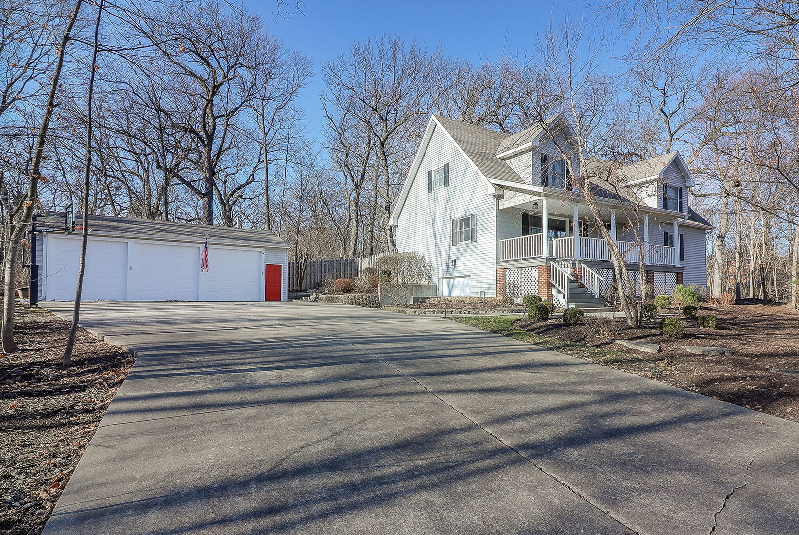 Photo 4 of 32 of 602 S Roselle Road S house