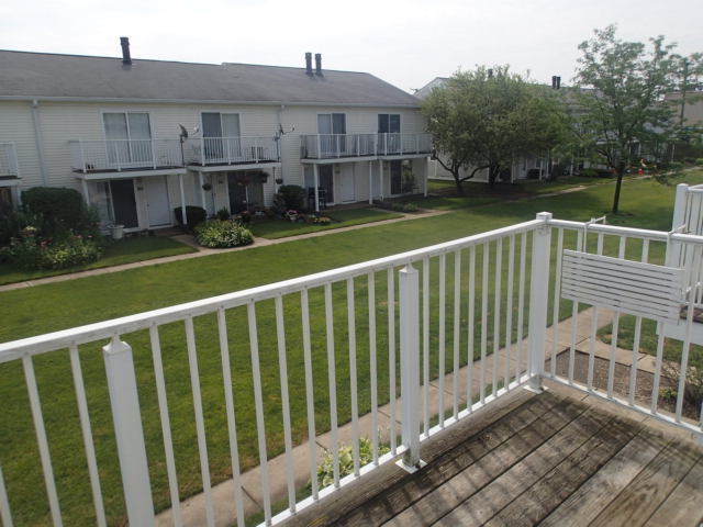 Photo 9 of 20 of 371 Meadow Green Lane townhome