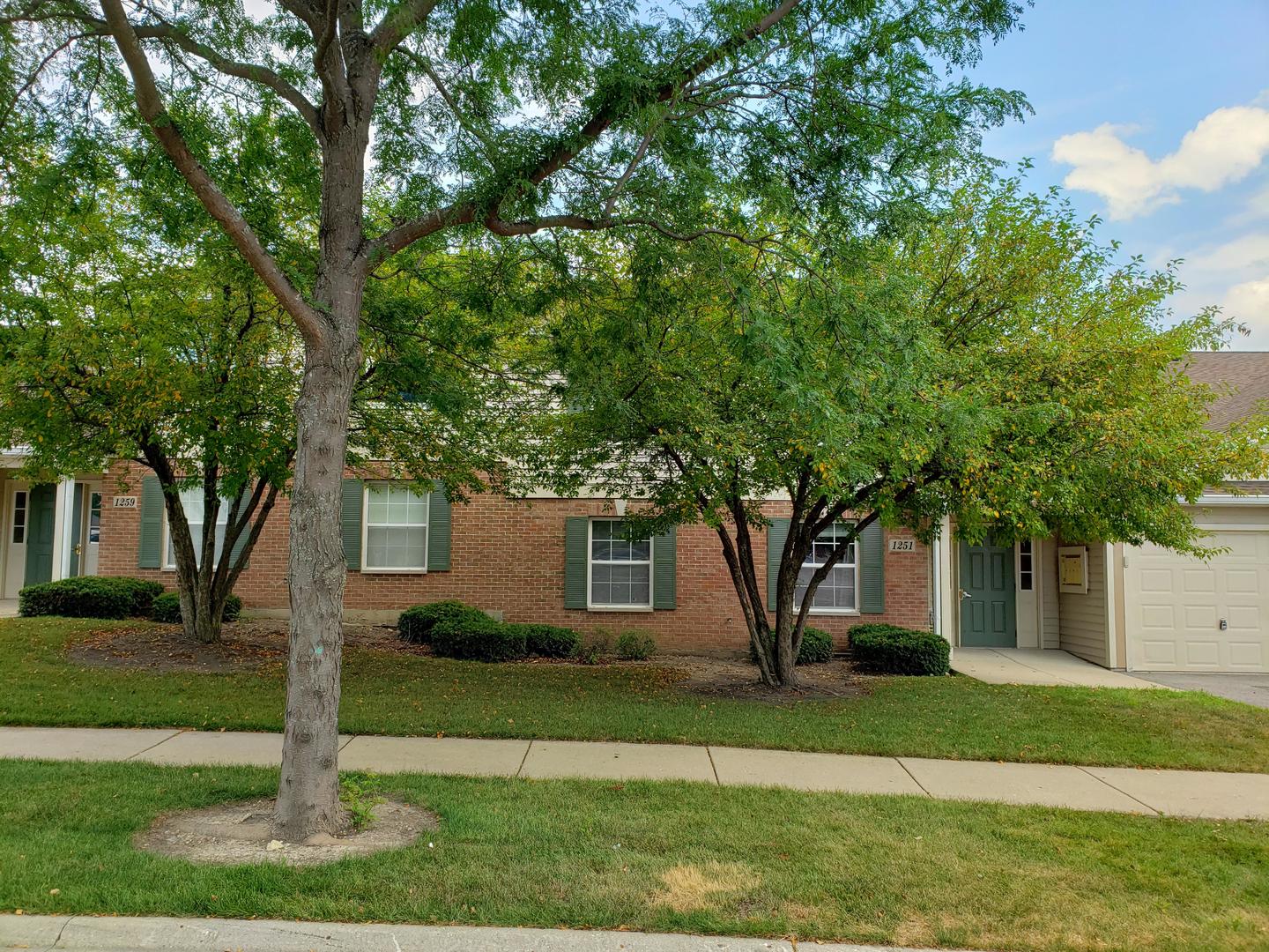 Photo 1 of 21 of 1251 N Red Oak Circle 3 townhome