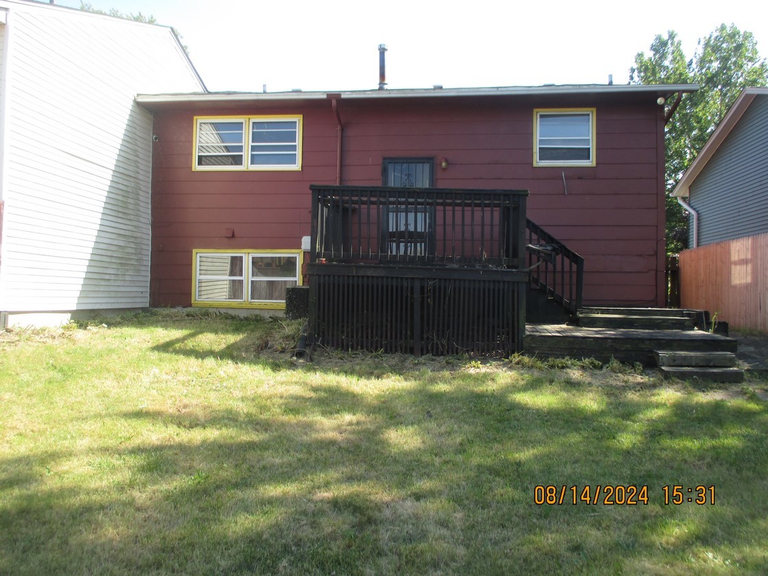 Photo 4 of 16 of 21400 Peterson Avenue townhome