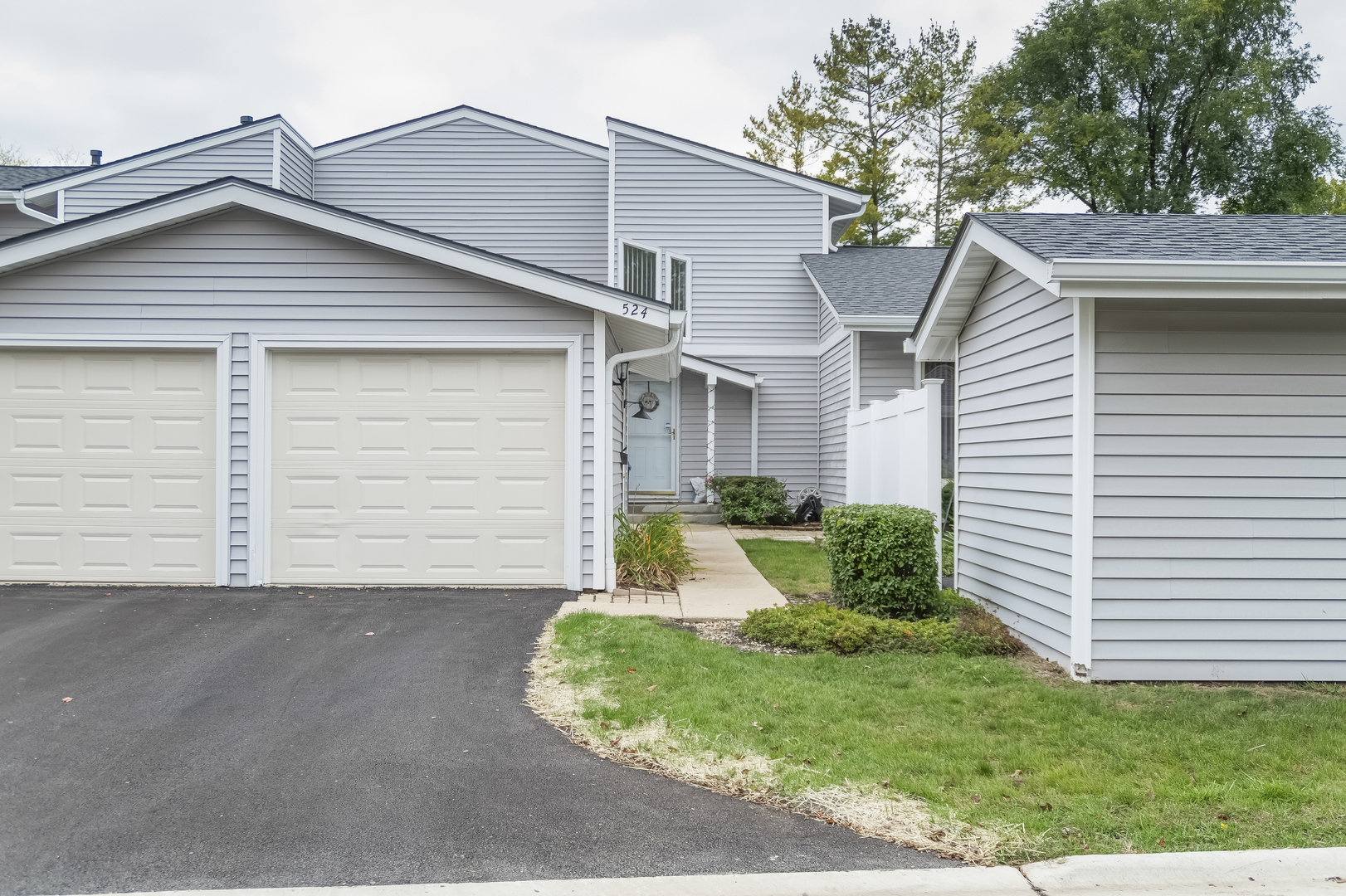 Photo 1 of 20 of 524 Queens Court townhome