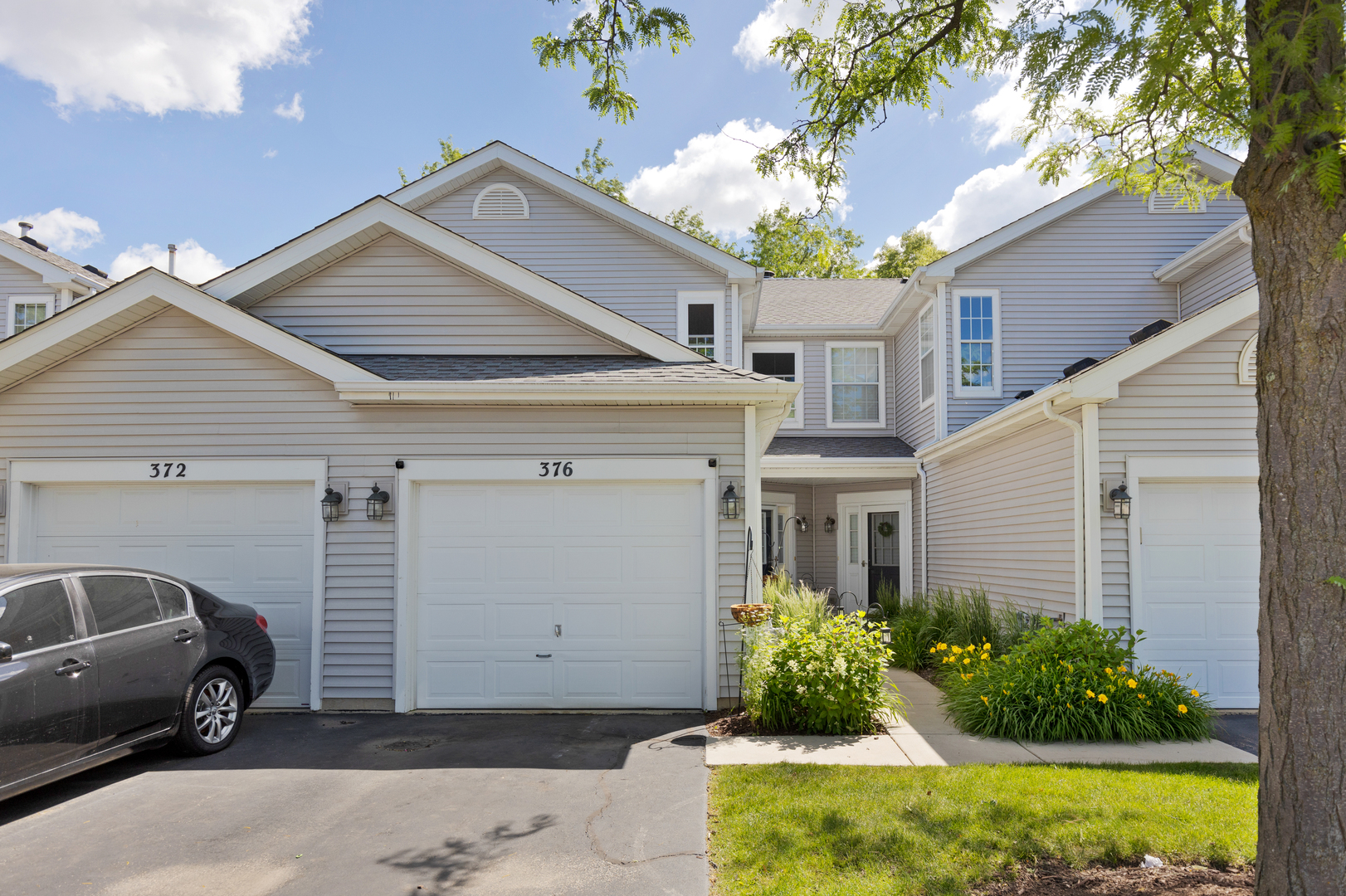 Photo 2 of 20 of 376 Glen Leven Court 376 townhome