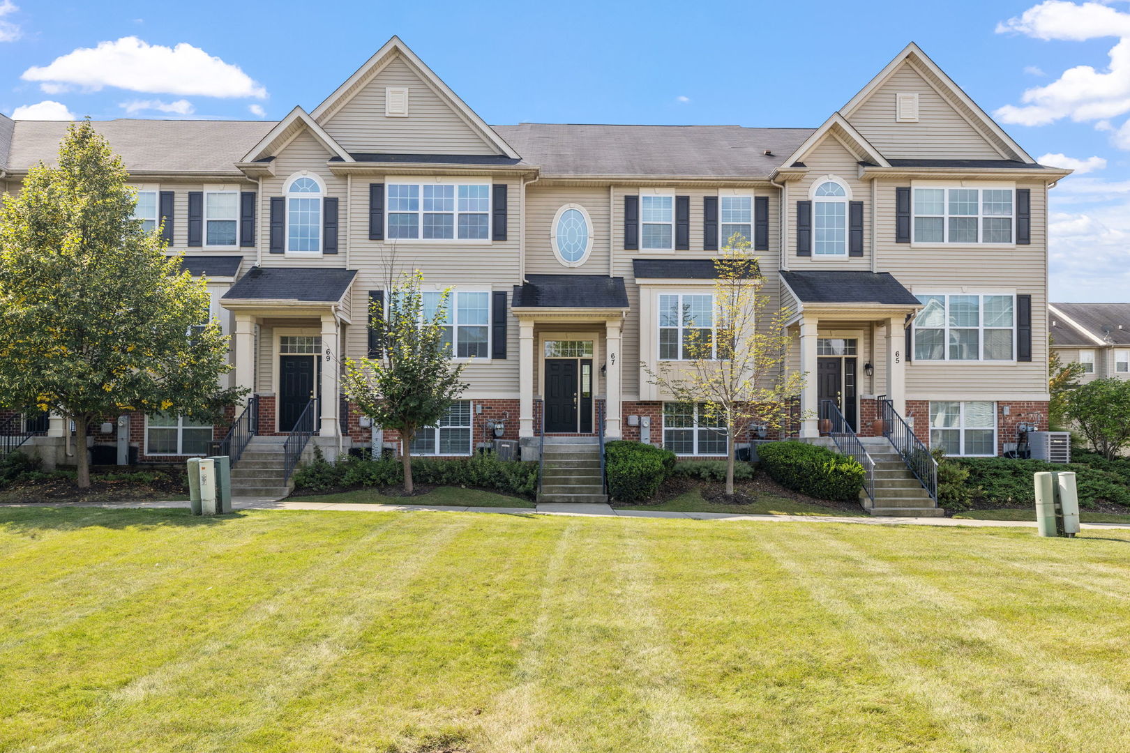 Photo 1 of 18 of 67 MELROSE Court townhome