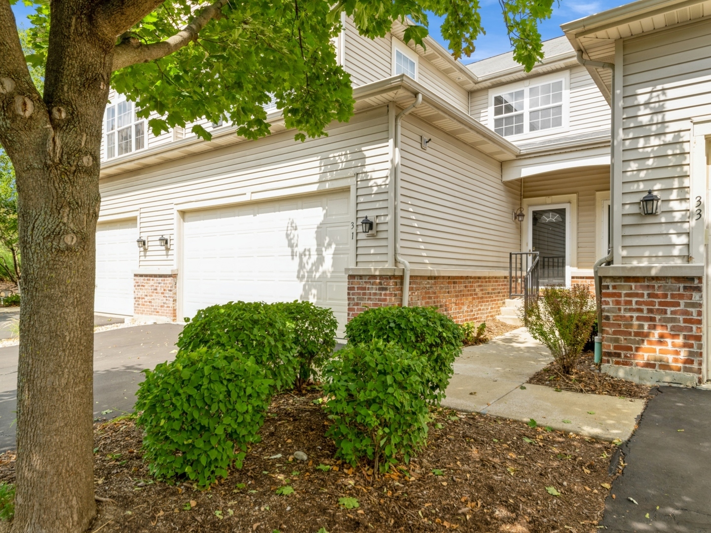 Photo 1 of 10 of 31 Melrose Court 31 townhome