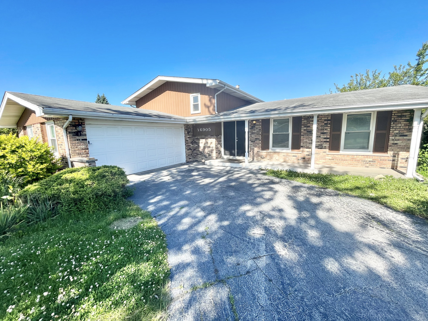 Photo 1 of 13 of 16905 CLYDE Avenue house