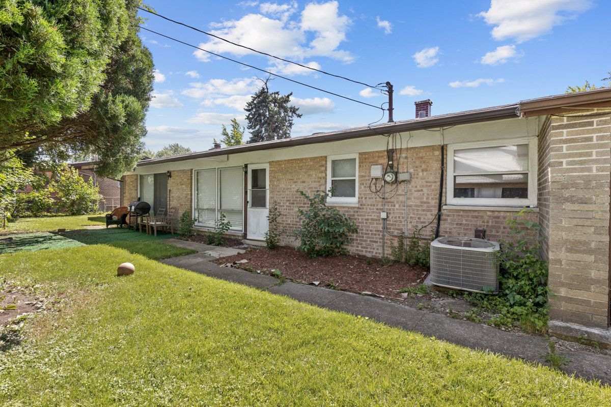 Photo 15 of 16 of 15615 Avalon Avenue house